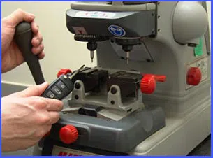 Floral Park Locksmith Store Floral Park, NY 516-283-5302 - 14-auto-car-key-cut